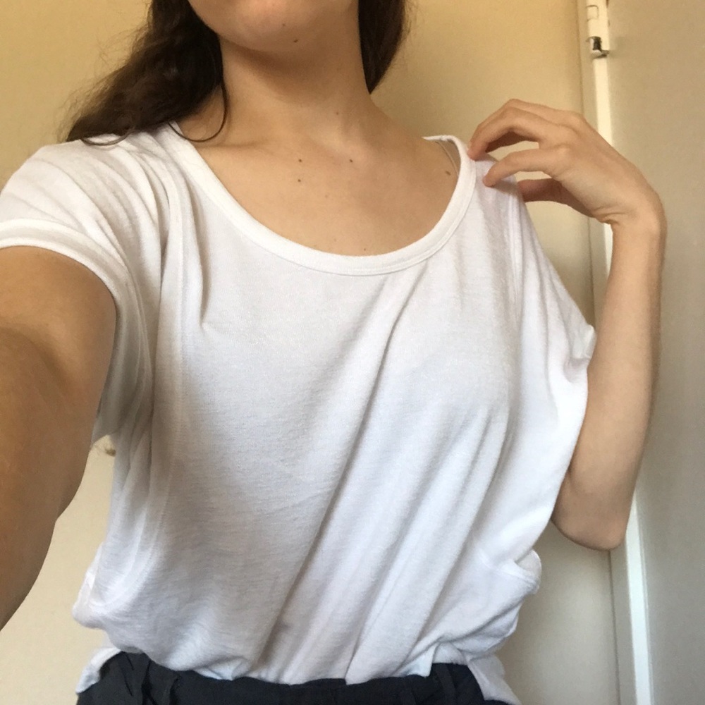 GAP white loose t-shirt